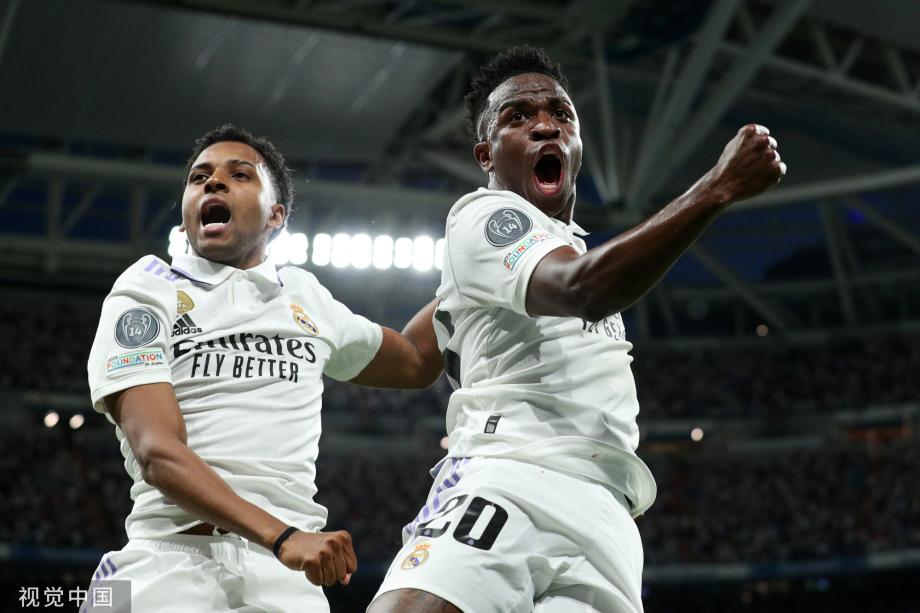 拜仁中场统治比赛