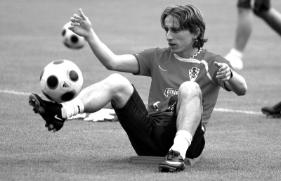 曼城替补席依然豪华