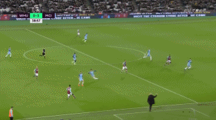 姆伯莫不想让曼联和喀麦隆起冲突，决定让二者商讨回国时间