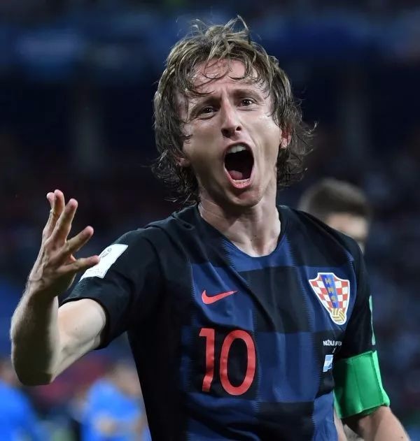 欧冠战报：里奥斯传射巴雷罗破门，本菲卡2-0完胜那不勒斯